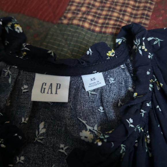 GAP Navy Floral Blouse - Women’s size X-Small - Picture 4 of 7